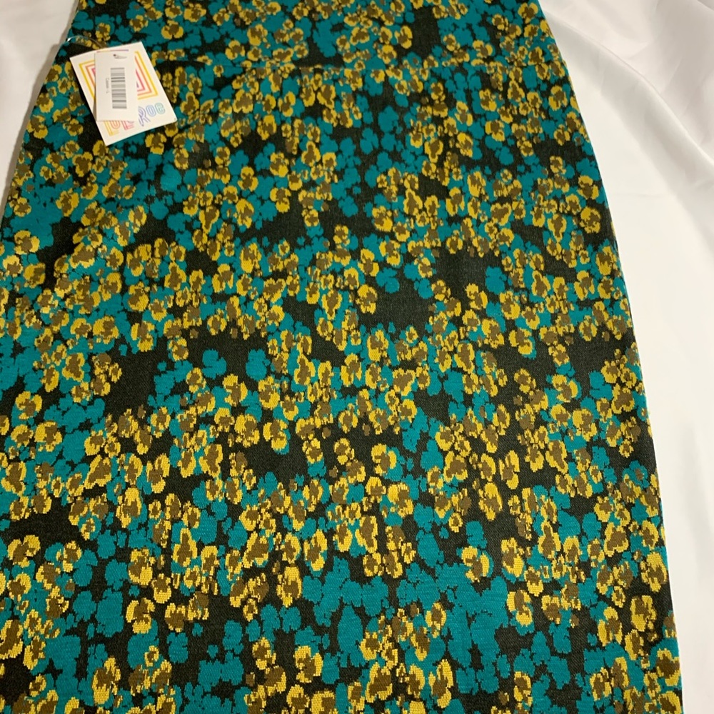 NWT Lularoe Cassie skirt